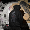 Berserk Guts Branded Swordsman Hoodie im Oversized-Stil – Hochwertiges Anime Merchandise für Streetwear Fans und Berserk Liebhaber.